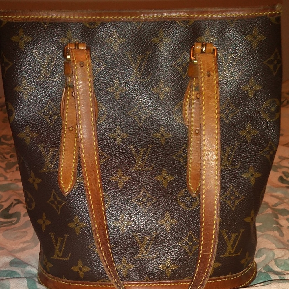 Louis Vuitton Petit Bucket Bag